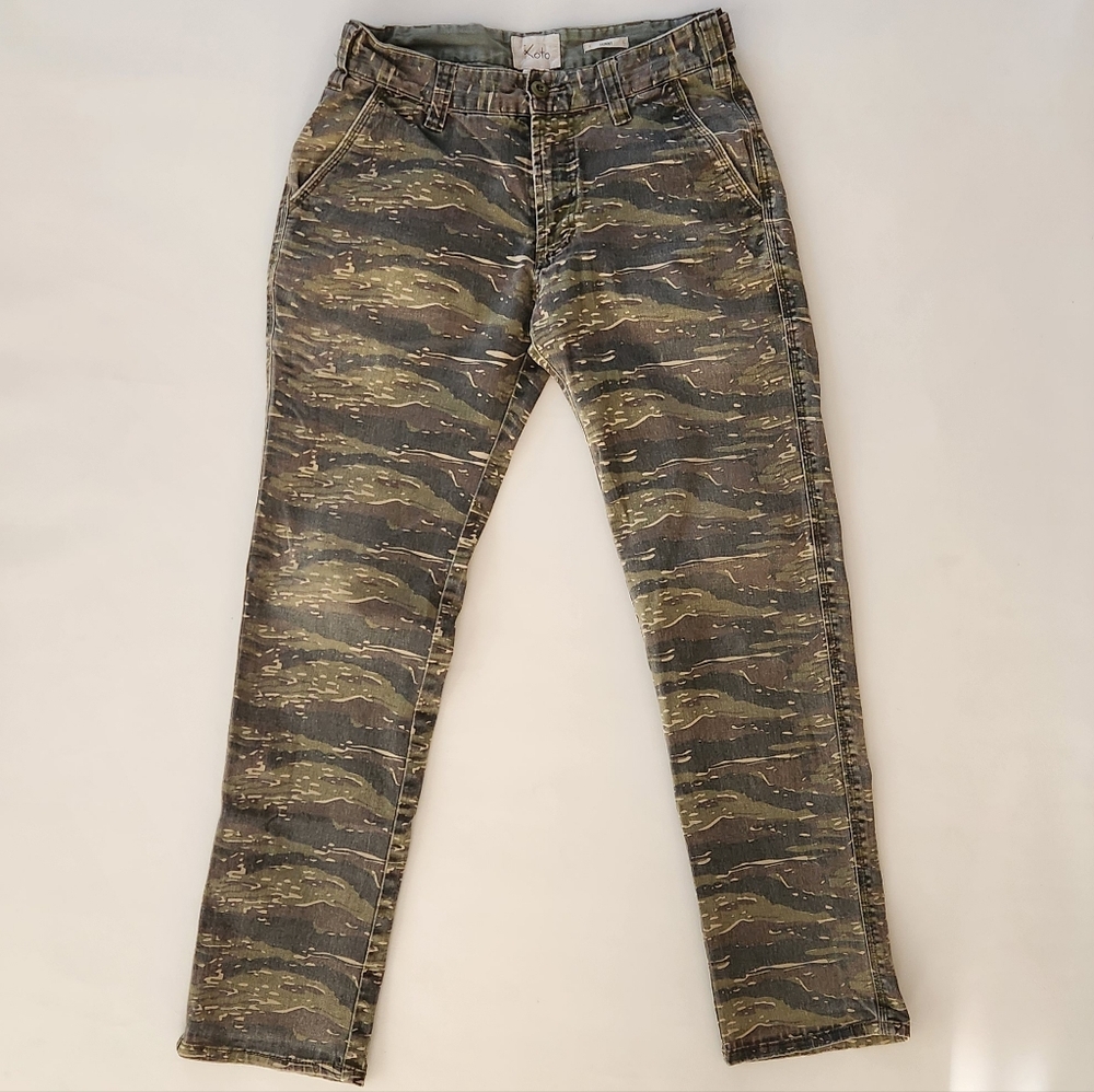 Koto x UO Skinny Tiger Print Camo Men Chino - Picture 2 of 15
